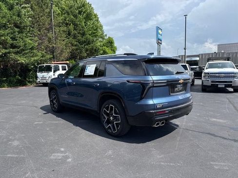 Used 2026 Chevrolet Traverse High Country w/ LPO, Floor Liner Package FWD image 5