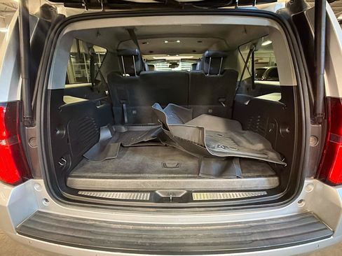 Used 2018 Chevrolet Suburban LT AWD/4WD image 29
