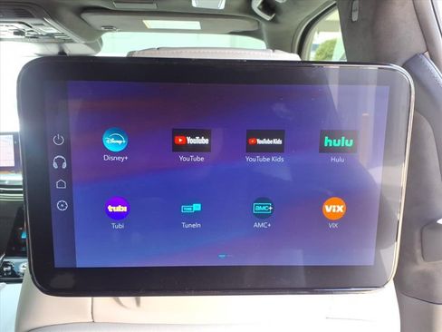 Used 2026 Cadillac Escalade ESV Platinum Sport w/ LPO, ONYX Package AWD/4WD image 15