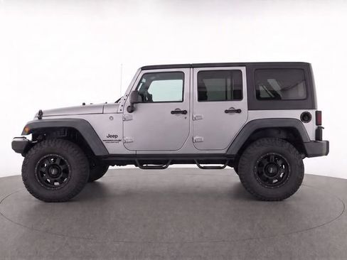 Used 2018 Jeep Wrangler Unlimited Sport S AWD/4WD image 3