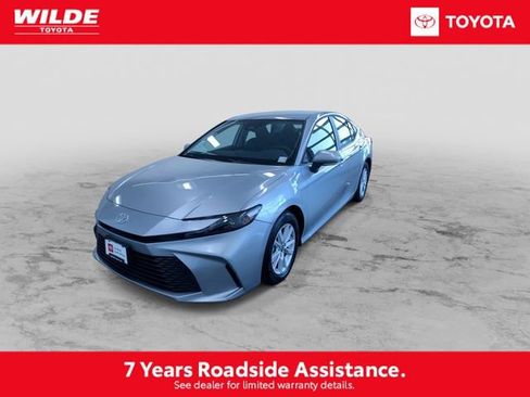 Certified 2025 Toyota Camry LE image 5
