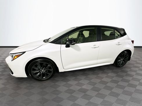 Used 2025 Toyota Corolla XSE FWD image 4
