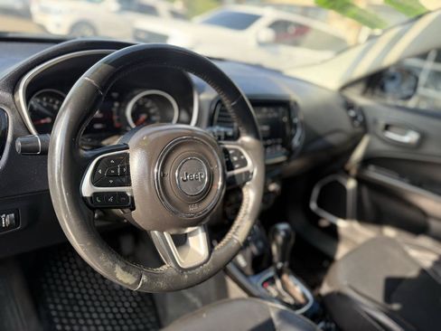 Used 2019 Jeep Compass Limited AWD/4WD image 12