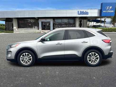 Used 2022 Ford Escape SE image 5