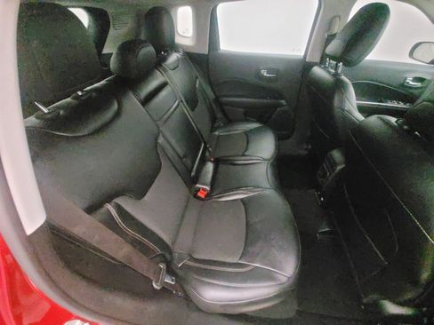 Used 2019 Jeep Compass Latitude image 19