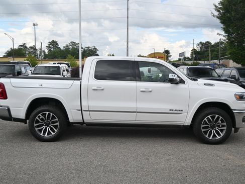 Used 2025 RAM 1500 Limited AWD/4WD image 11