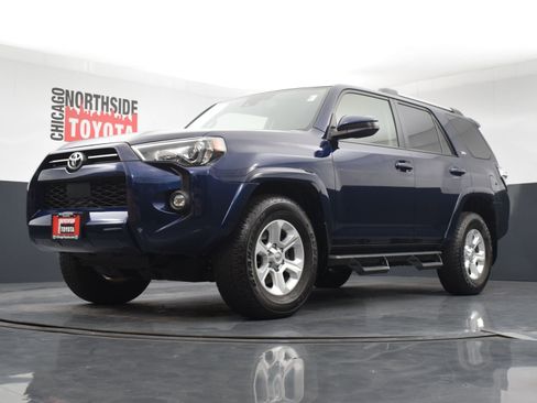 Used 2022 Toyota 4Runner SR5 RWD image 33