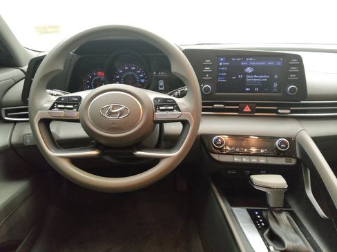 Used 2023 Hyundai Elantra SEL image 22