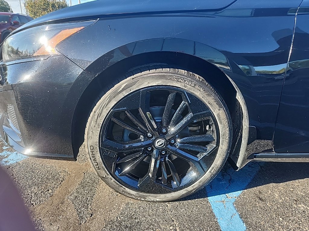 Certified 2023 Nissan Altima 2.5 SR FWD image 10