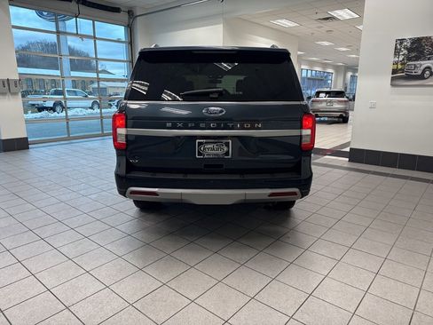 Used 2024 Ford Expedition XLT image 17