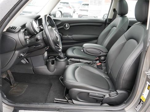 Used 2018 MINI Cooper 2-Door Hardtop w/ Cold Weather Package image 13