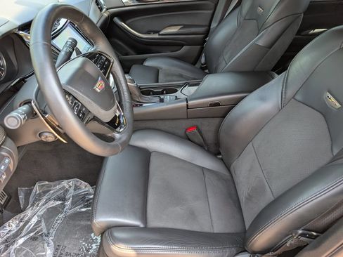 Used 2018 Cadillac CTS V w/ Luxury Package RWD image 12