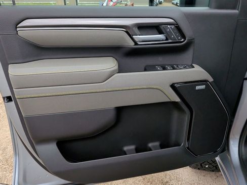 New 2026 Chevrolet Silverado 2500 ZR2 AWD/4WD image 11