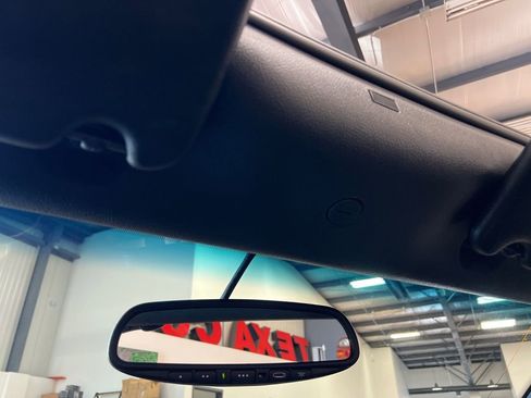 Used 2003 Chevrolet SSR w/ Preferred Equipment Group image 96