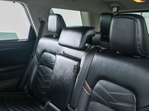 Used 2023 Nissan Pathfinder Platinum FWD image 25