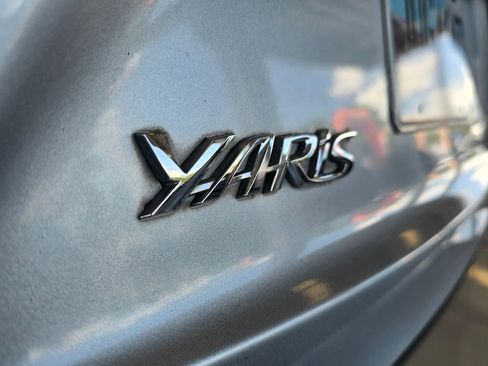 Used 2019 Toyota Yaris L FWD image 18