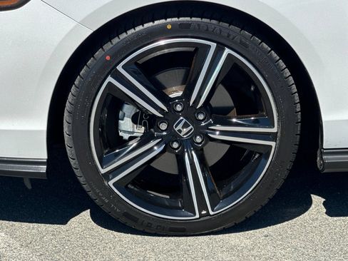 Used 2024 Honda Accord Sport image 25