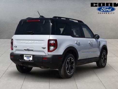 New 2026 Ford Bronco Sport Outer Banks w/ Outer Banks Tech Package+ AWD/4WD image 3