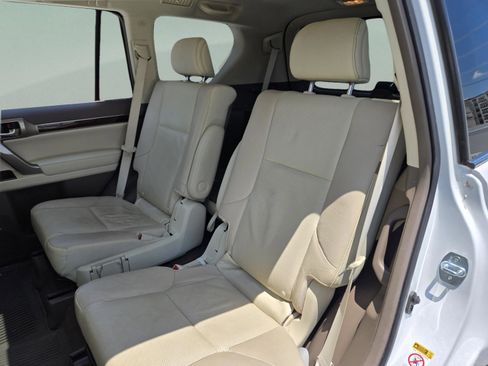 Used 2019 Lexus GX 460 Premium AWD/4WD image 23