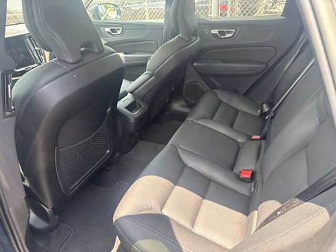 Used 2023 Volvo XC60 B5 Plus w/ Climate Package AWD/4WD image 11
