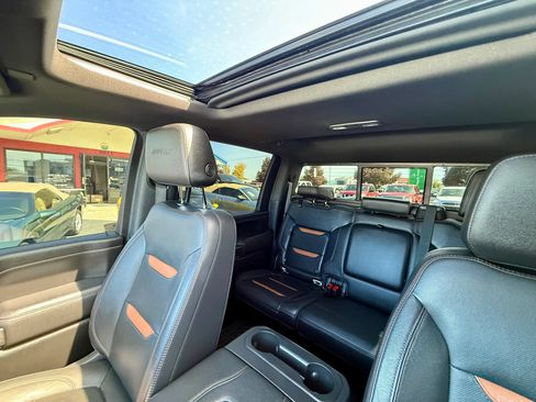 Used 2020 GMC Sierra 2500 AT4 w/ AT4 Premium Package AWD/4WD image 13