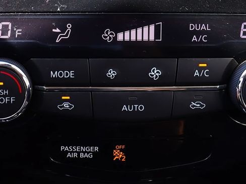 Used 2020 Nissan Rogue SV FWD image 47