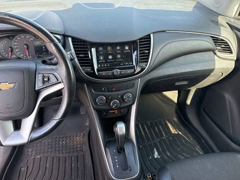 Used 2018 Chevrolet Trax LT w/ LT Convenience Package AWD/4WD image 8