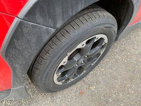 Used 2022 Subaru Crosstrek 2.0i Premium w/ Moonroof Package image 5