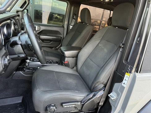 Used 2019 Jeep Wrangler Sport AWD/4WD image 13