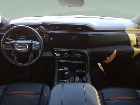 Used 2024 GMC Sierra 1500 AT4 w/ Technology Package image 10