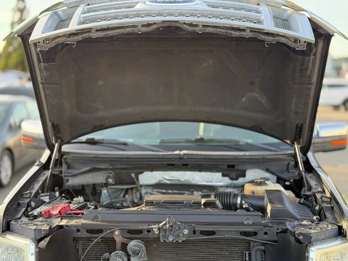 Used 2012 Ford F150 Lariat w/ Lariat Chrome Pkg RWD image 27