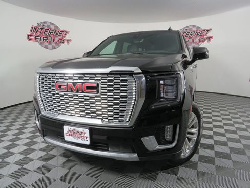 Used 2022 GMC Yukon XL Denali w/ Advanced Technology Package image 1