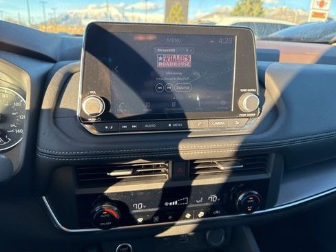 Used 2023 Nissan Rogue SV image 23