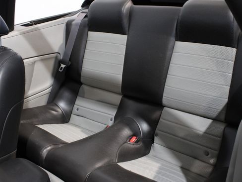 Used 2007 Ford Mustang GT RWD image 9