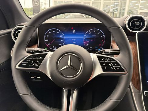Used 2026 Mercedes-Benz GLC 300 4MATIC image 13
