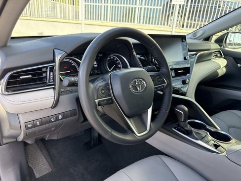 Used 2022 Toyota Camry XLE image 32