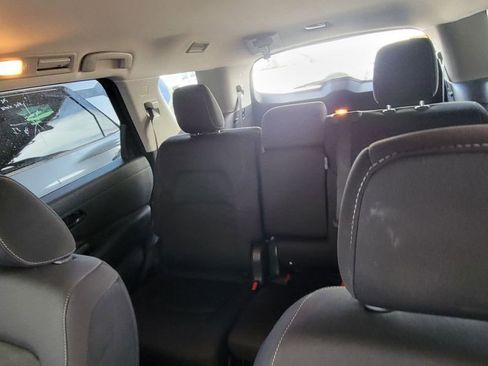 Used 2025 Nissan Pathfinder SV image 16