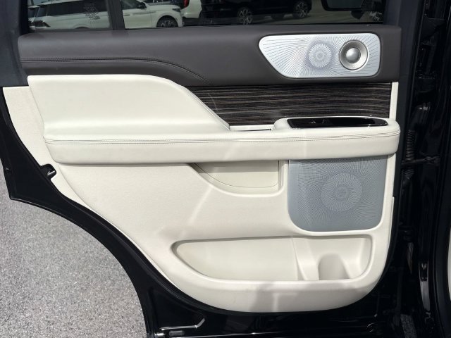 Certified 2024 Lincoln Navigator Black Label AWD/4WD image 19