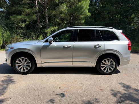 Used 2018 Volvo XC90 T6 Momentum w/ Convenience Package AWD/4WD image 2