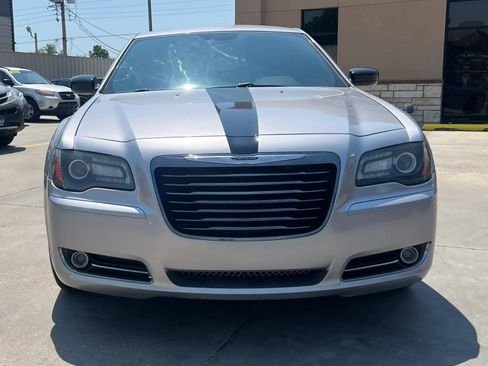 Used 2014 Chrysler 300 S AWD/4WD image 4