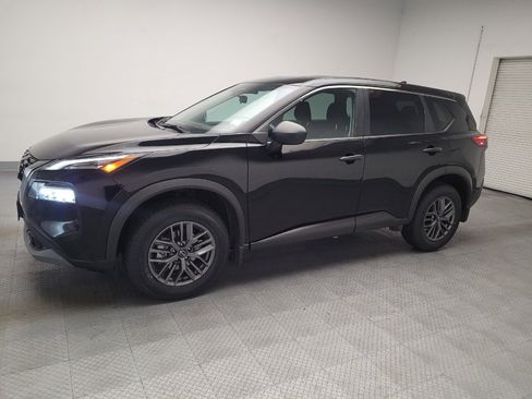 Used 2022 Nissan Rogue S FWD image 2
