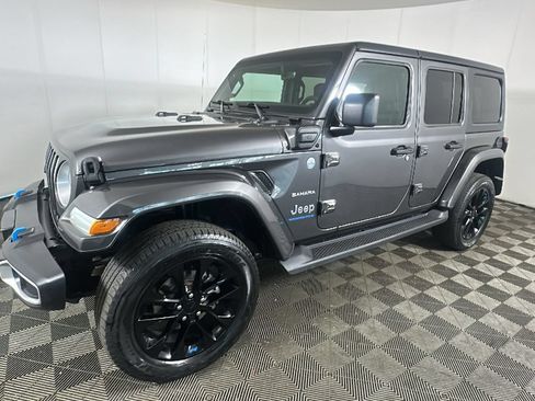 Used 2023 Jeep Wrangler Unlimited Sahara w/ Cold Weather Group AWD/4WD image 8