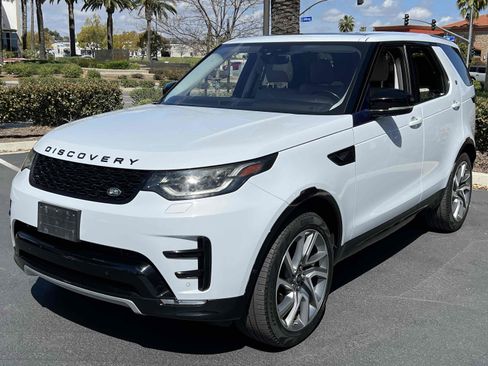 Used 2020 Land Rover Discovery Landmark image 14