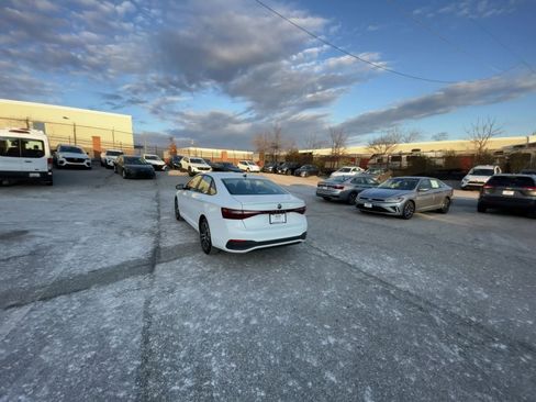 Used 2025 Volkswagen Jetta Sport image 16