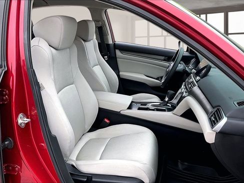 Used 2018 Honda Accord LX image 28