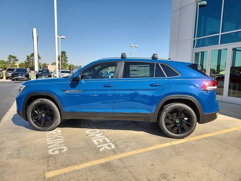 New 2026 Volkswagen Atlas Cross Sport SE image 4