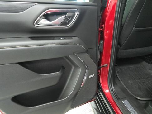 Used 2021 GMC Yukon SLT w/ SLT Luxury Package image 9