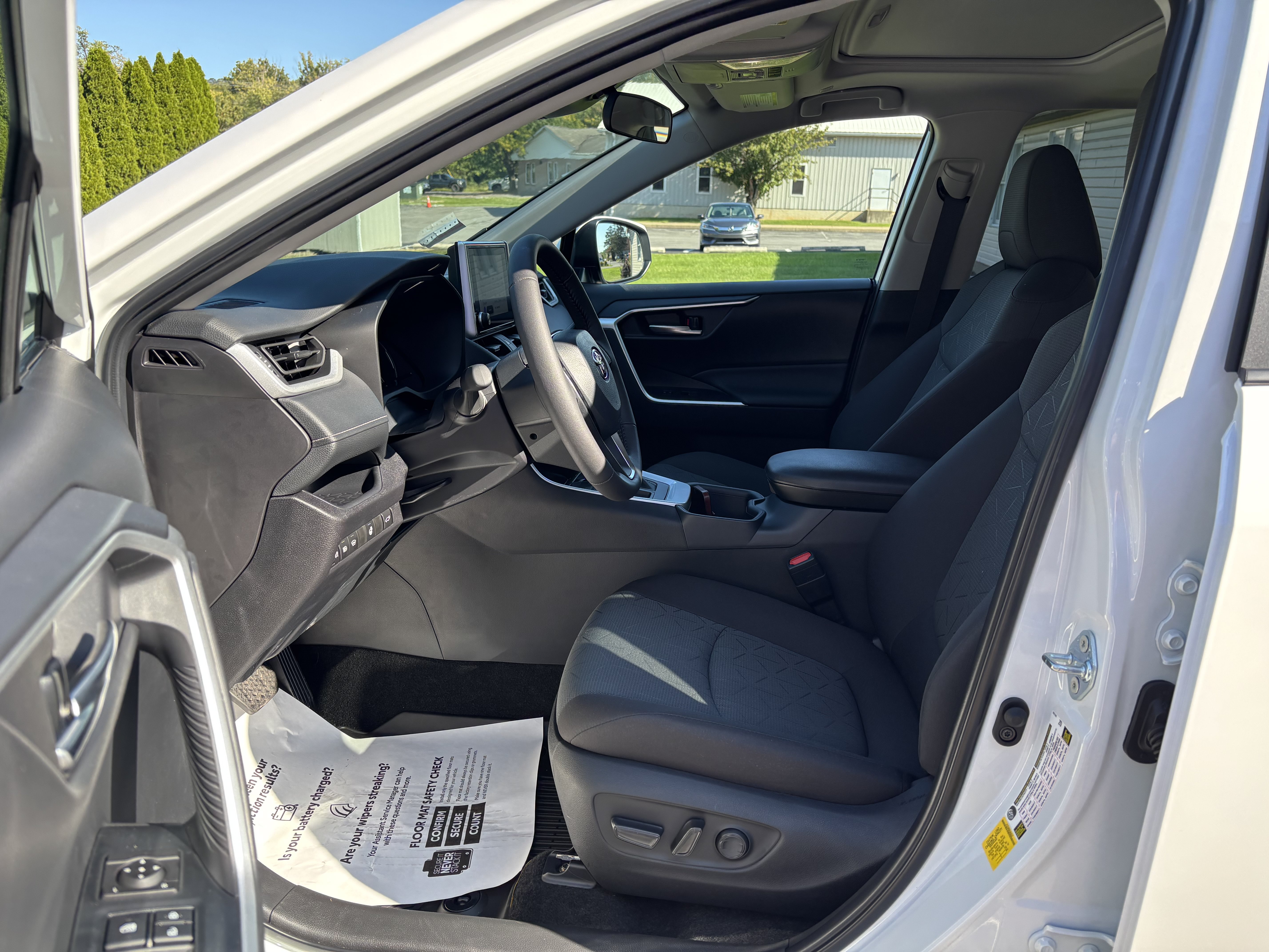 Certified 2025 Toyota RAV4 XLE w/ Convenience Package AWD/4WD image 13