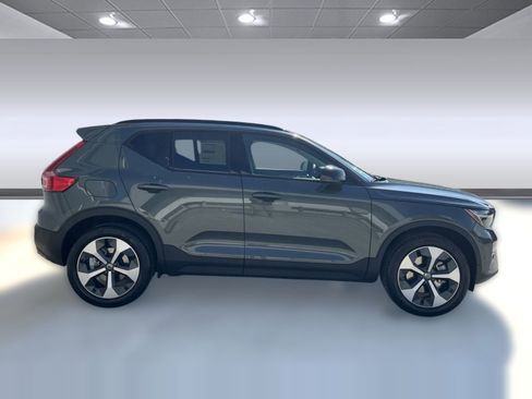 Certified 2026 Volvo XC40 B5 Plus w/ Protection Package Premier image 8