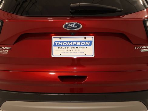 Used 2018 Ford Escape Titanium AWD/4WD image 22